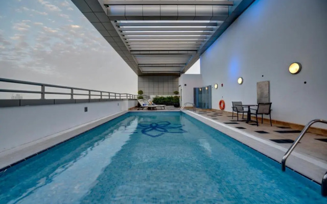 Royal Continental Suites Business Bay