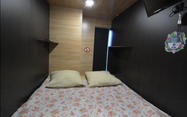 Capsule Aloha Hotel