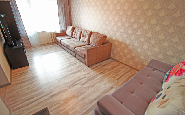 2kh Komnatnye Apartamenty U Zhd Vokzala Flat
