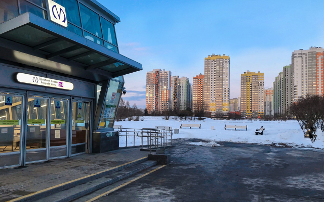 101Apart U Metro Prospekt Slavy Apartments