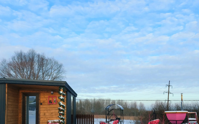 Domik Dlya Semyi Ili Kompanii Druzey Glamping