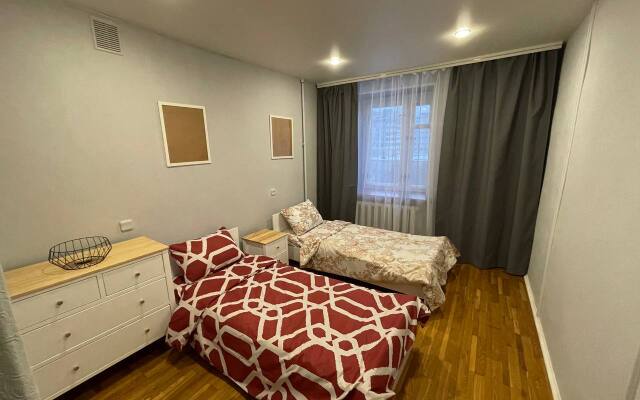 Tolstoy Demonstratsii 38 Flat