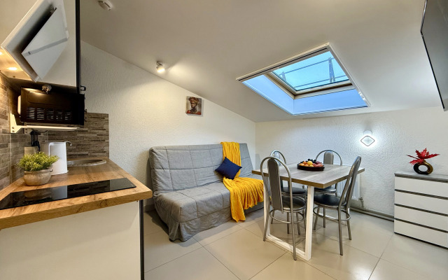 Апартаменты №8 "Полулюкс" на мансардном этаже