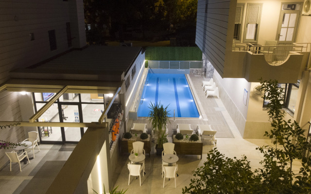 Opera Suites Hotel