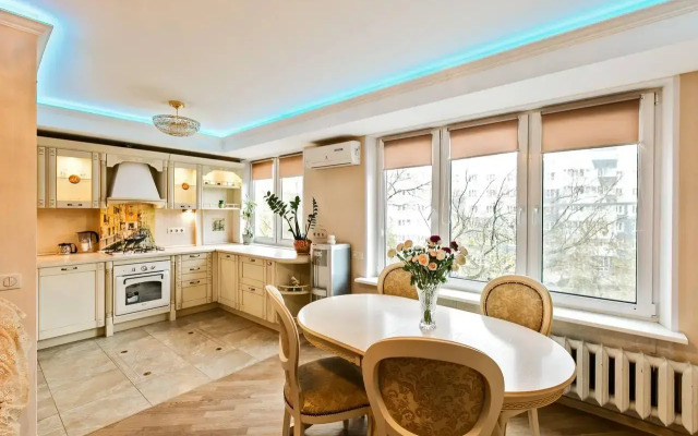 Квартира Дизайнерская трехкомнатная квартира