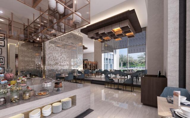 Holiday Inn Dubai al-Maktoum Airport, an IHG Hotel