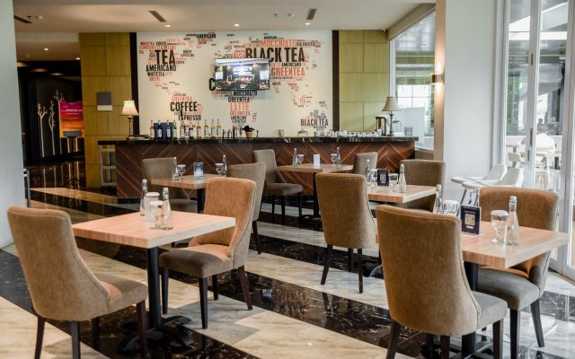 Отель Aston Gorontalo & Convention Center