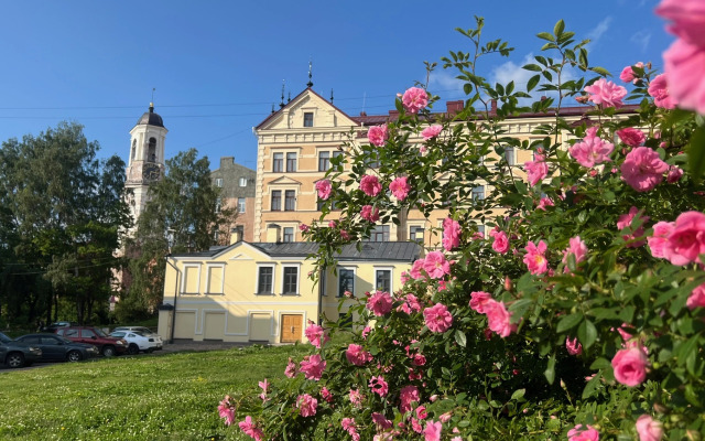 U Chasovoy Bashni I Doma Gildii Apartment