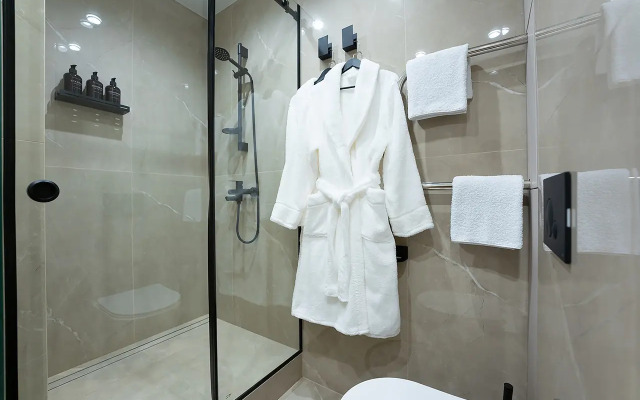 Pyat Zvyozd Kvartira S Konditsionerom V Novom Zhk Apartments