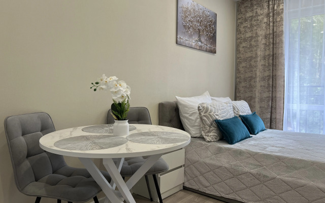 Studiya Kapri Khaus Chetyrekhmestnaya Zhk Letniy Flat