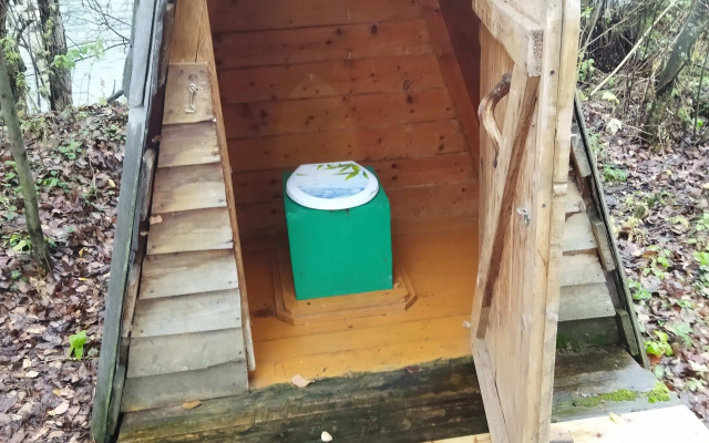 Частный дом в живoпиcнoм месте на беpегу Бии