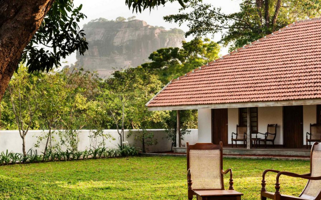 EKHO Sigiriya - 700 meters to Sigiriya Rock