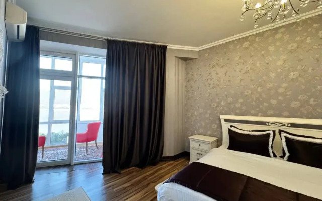 Апартаменты Двухкомнатная Квартира с Видом на Геленджикскую Бухту