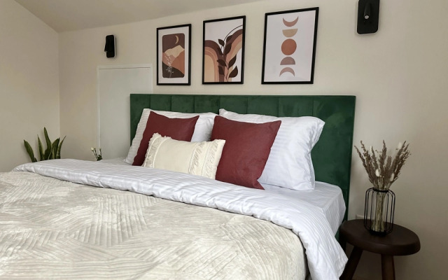 Частный Дом Барнхаус №3 с дровяной баней и горячим чаном на 7 человек