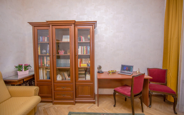 Апартаменты St. Isaak's 4 bedroom & 3 bathroom