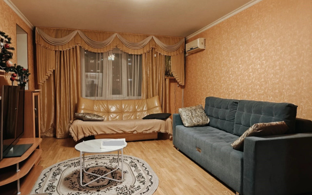 Квартира уютная трехкомнатная  на Демократической 35