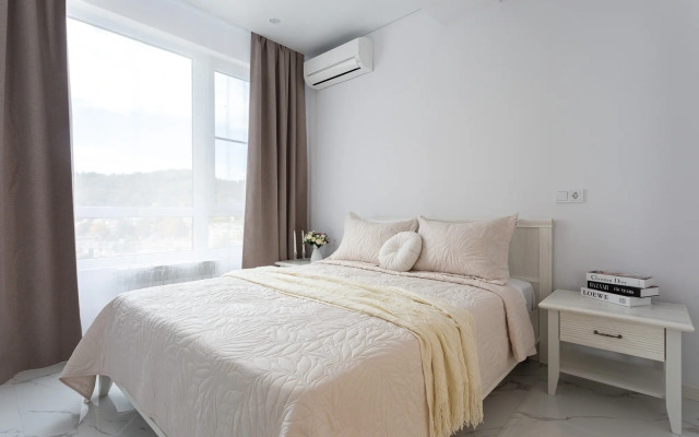 Квартира стильная большая с балконом и великолепным видом Кватро 128