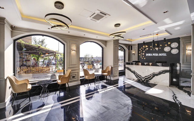 Dora Pera Hotel
