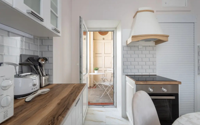 Apartments Uluchshennye S Dvumya Spalnyami I Balkonom