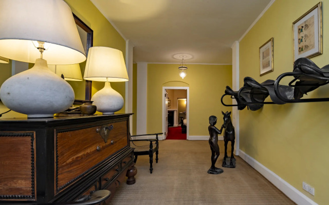 Hill Rise Luxury Villa & Stables by Edwards Collection Villa