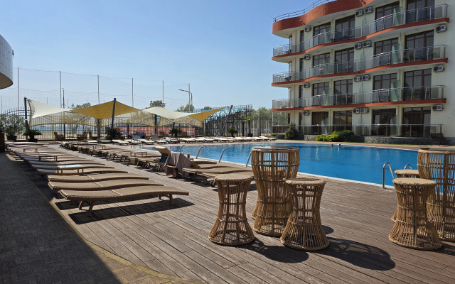 Dream Hotel