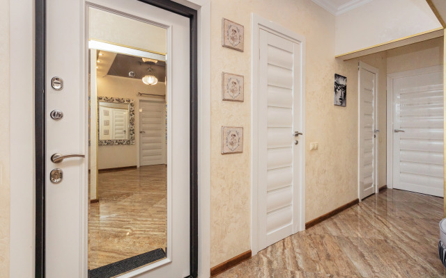 Per. Bogdana Khmelnitskogo 10 Flat
