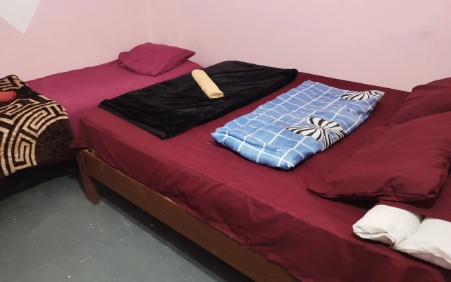 Grand Square Luxor Hostel