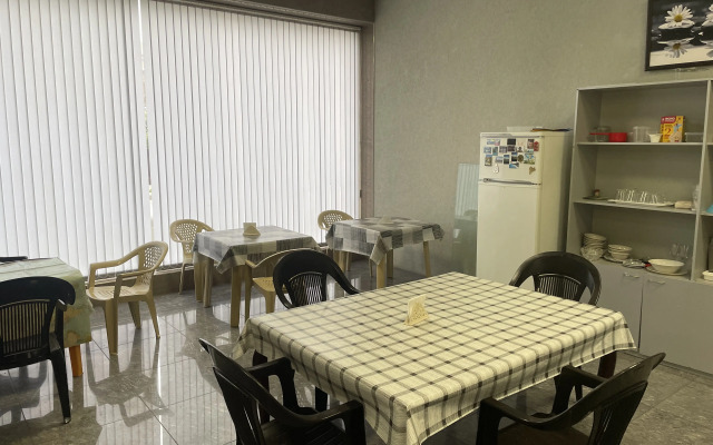 Tsentralnyij Guest House