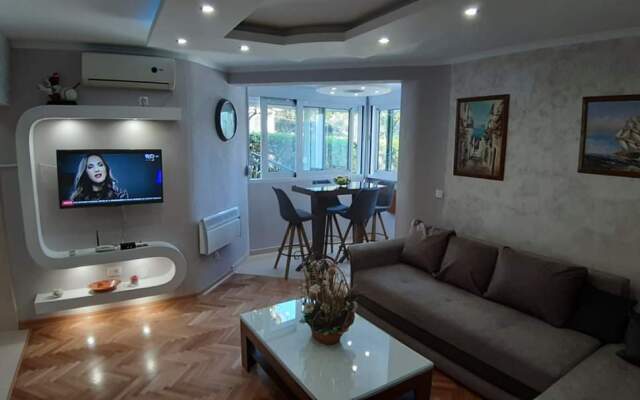 Polina Apartments
