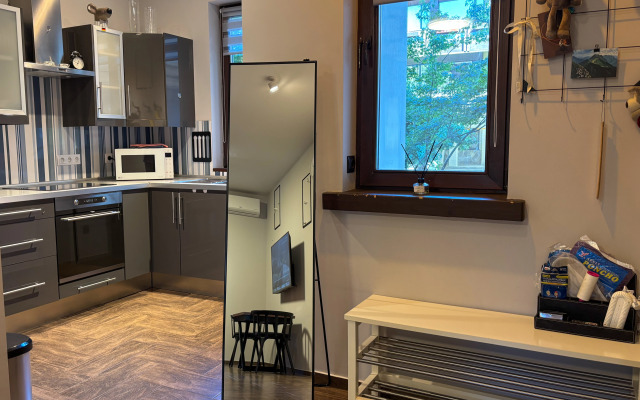 Квартира С отдельной спальней и балконом в центре Поляны