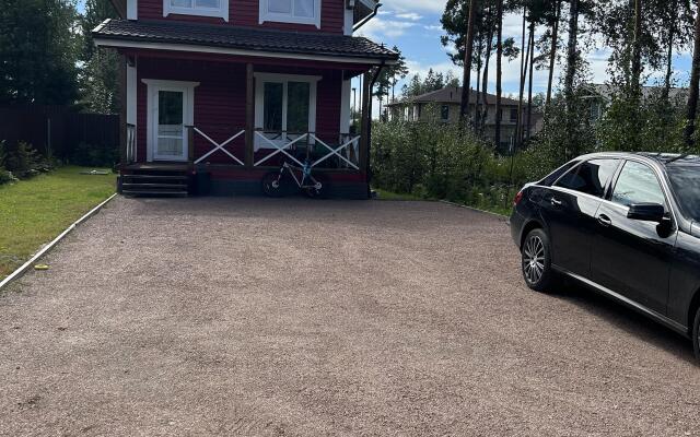 Частный дом Брусничный Коттедж с сауной