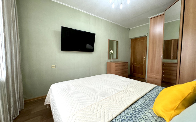 2-Komn Apartland  Lenina Metallurgov Mira Tsentr Flat