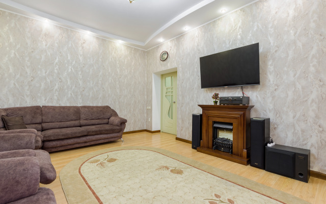 S Basseynom I Hammamom Private House