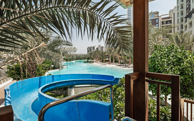 Aqua Serenity Poolside with Community Views Apartments