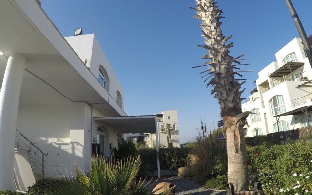 Aphrodite Beachfront Village Apartments