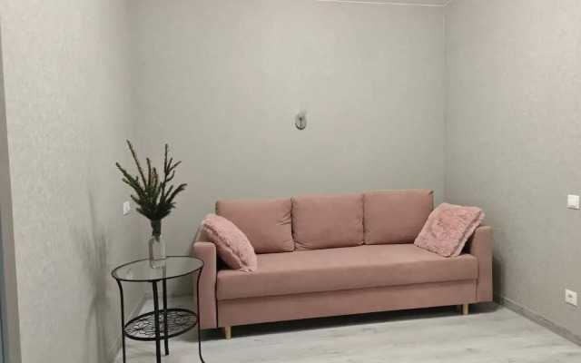 Sirenevaya fantaziya v ZhK Na Semi Holmah Flat