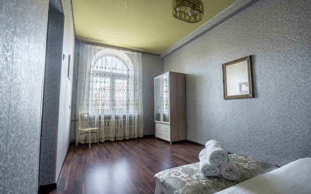 Na Nezavisimosti Okolo Tsuma Apartments