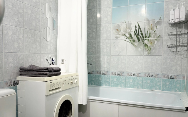 Na Romana Kuzovatkina 18 Flat