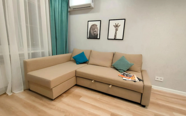Vorovskogo 21 na 6 gostey ryadom s metro Flat