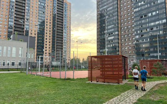 Uyutnaya Kvartira S Balkonom Pyadom S Kadom Flat