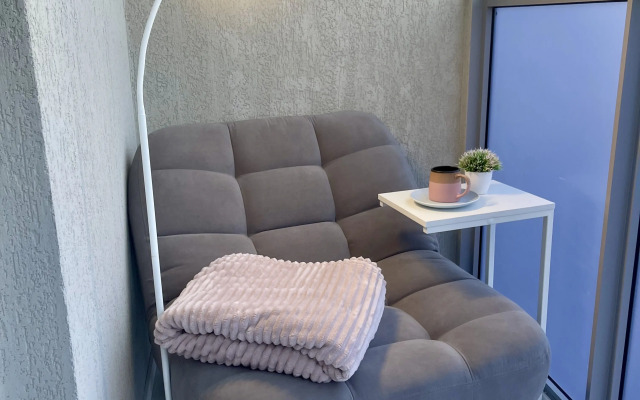 Na Inzhenernoy ulitse 8 Flat