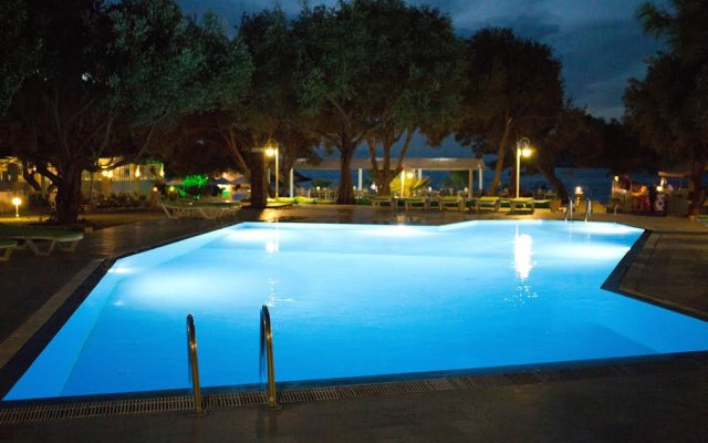Club Mackarel Hotel