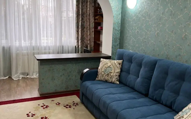 Na Chaykovskogo 6 Flat