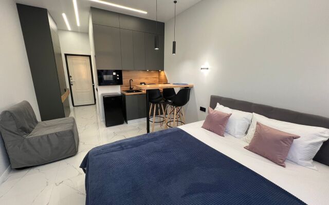 3kh mestnaya studiya studiya s balkonom i basseynom Apartments