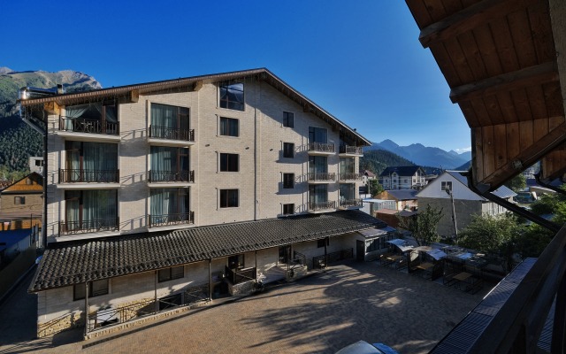 GrandShale Hotel