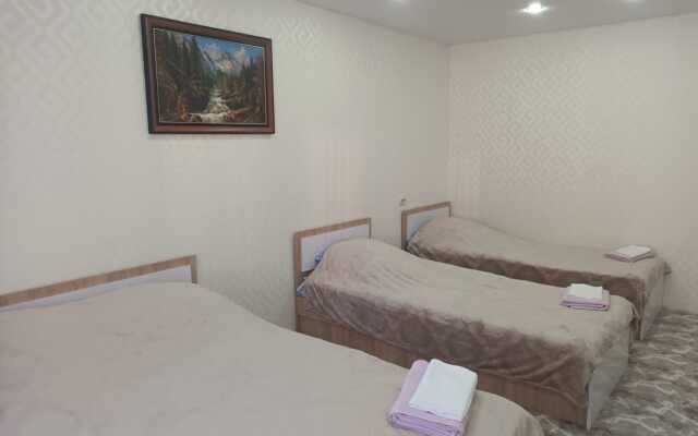 Квартира Трехкомнатная в Кировске