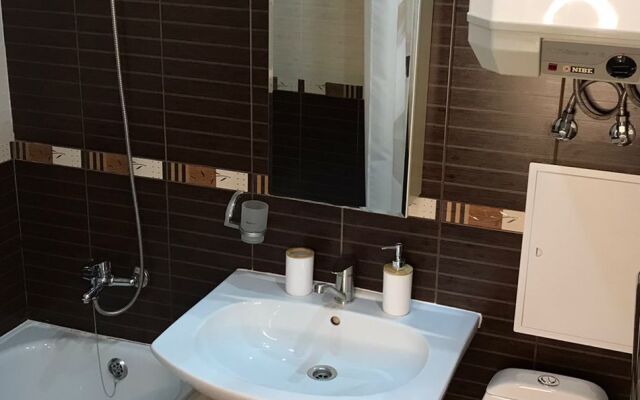 Pereulok Gorykogo 13 Flat