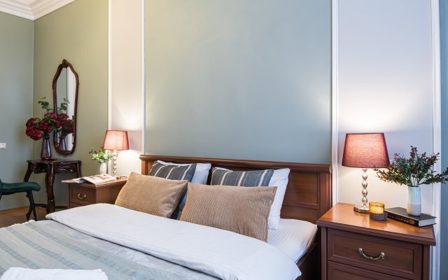 Квартира GM Apartments в Сталинской высотке