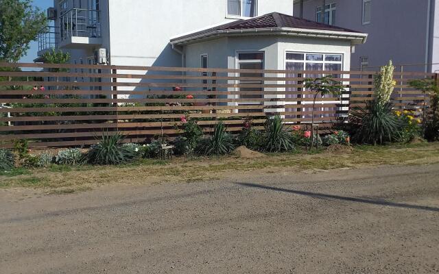Aleksandrit Guest House