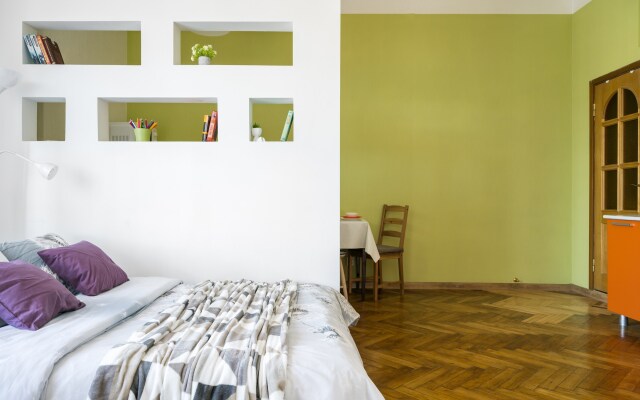 Studiya Na Vasilyevskom Ostrove Flat